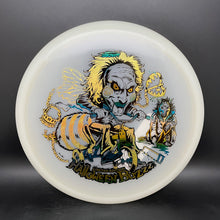 Load image into Gallery viewer, Discraft Z Mega Glo Buzzz 2026 Halloween