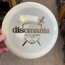Load image into Gallery viewer, Discmania Q-Line DD3 Year of Triumph
