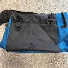 Load image into Gallery viewer, Fade Gear Crunch Box Disc Golf Bag
