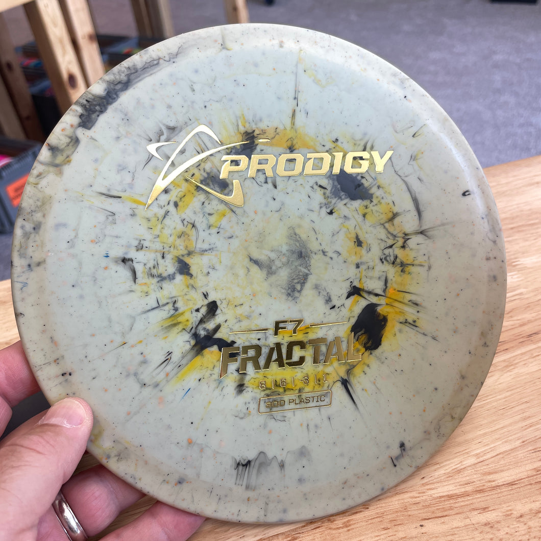 Prodigy Fractal 300 F7 - stock